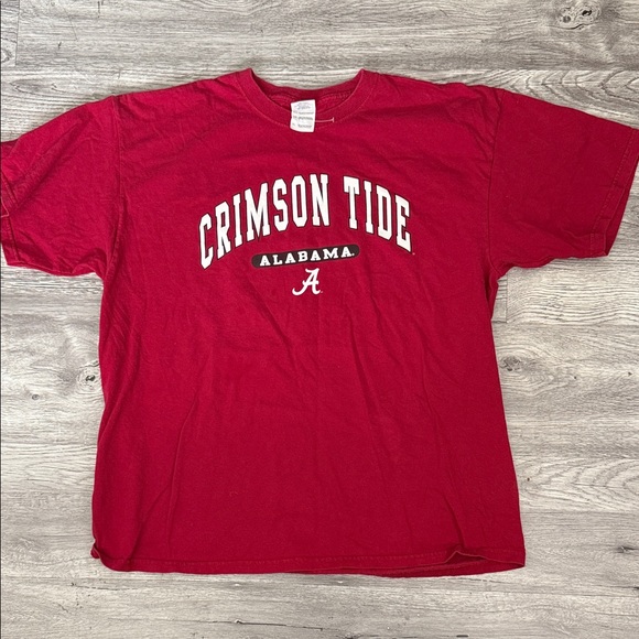 Gildan Other - Gildan Crimson Tide Red Alabama Graphic Tee